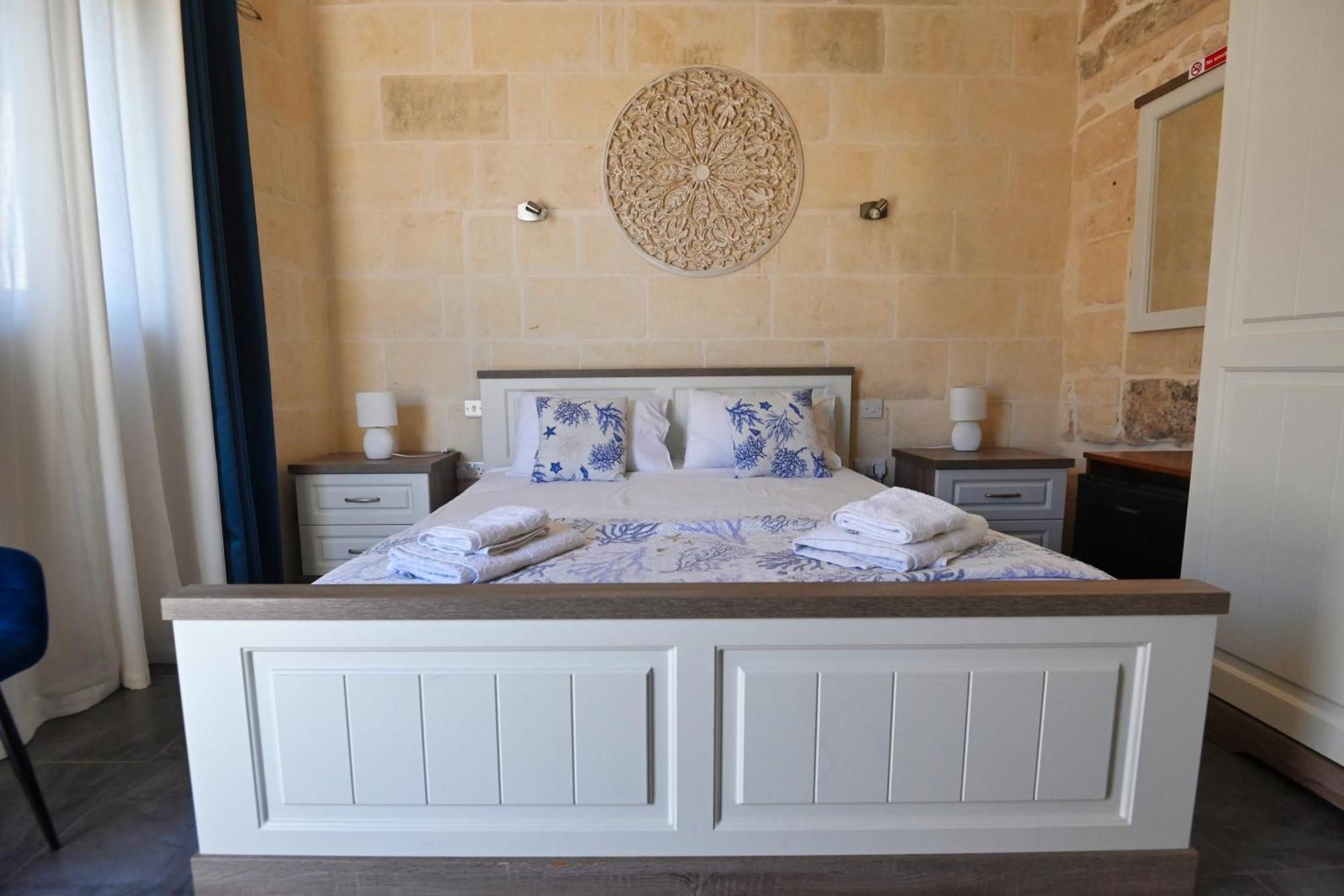The Cloisters Bed And Breakfast Шаара Екстер'єр фото