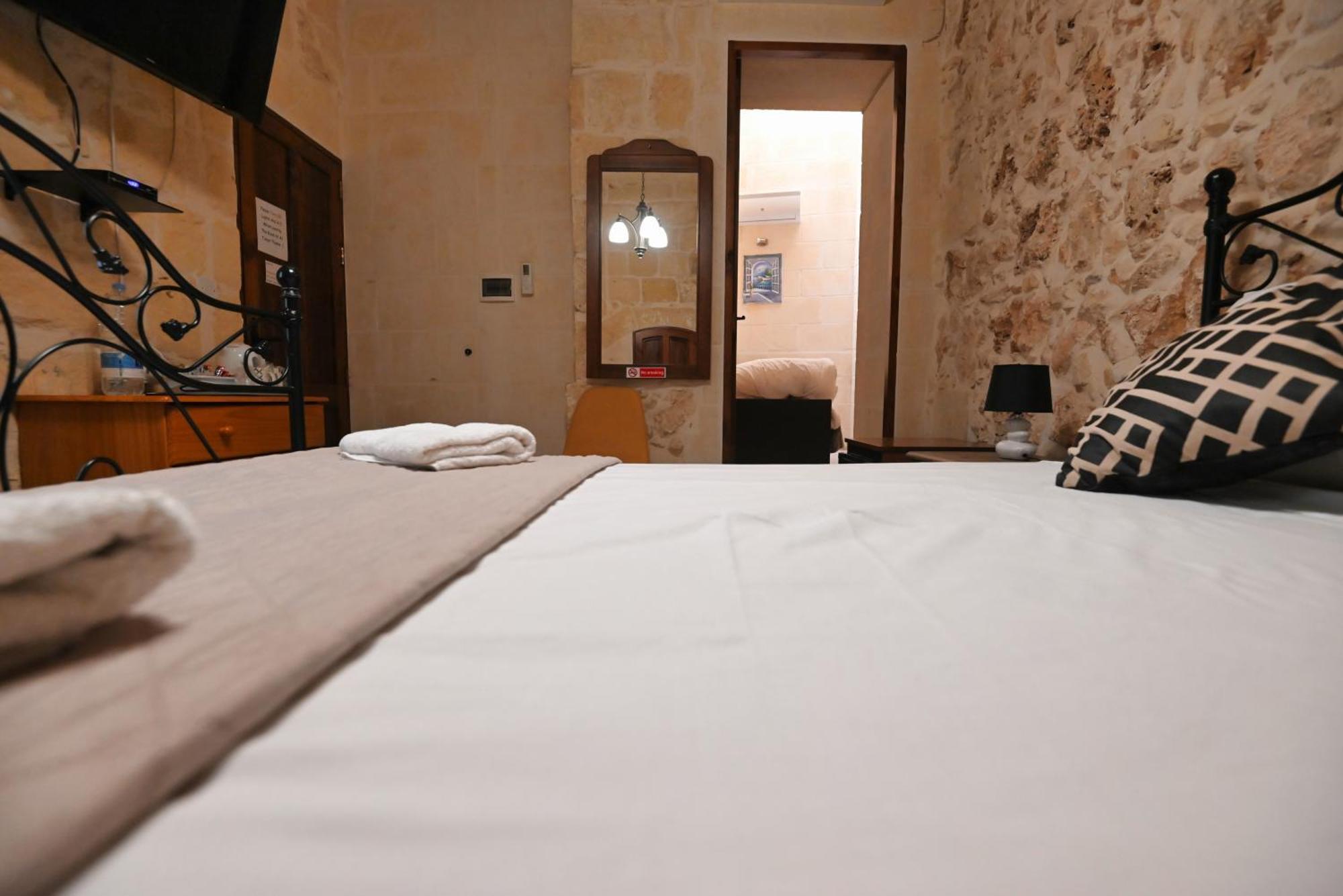 The Cloisters Bed And Breakfast Шаара Екстер'єр фото
