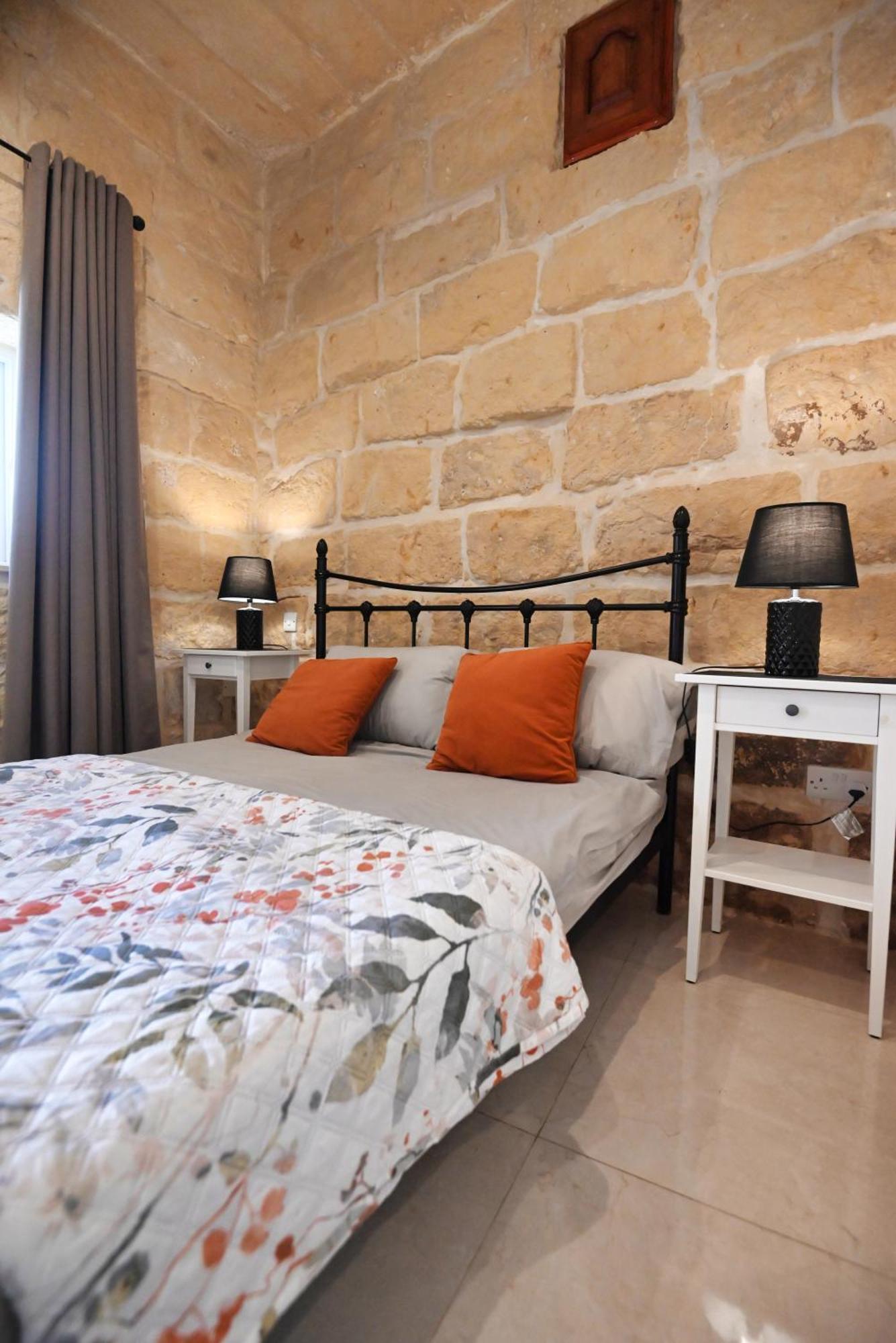 The Cloisters Bed And Breakfast Шаара Екстер'єр фото